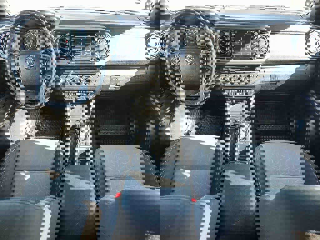 Used 2020 Toyota Tacoma TRD Off-Road w/ Technology Package image 11