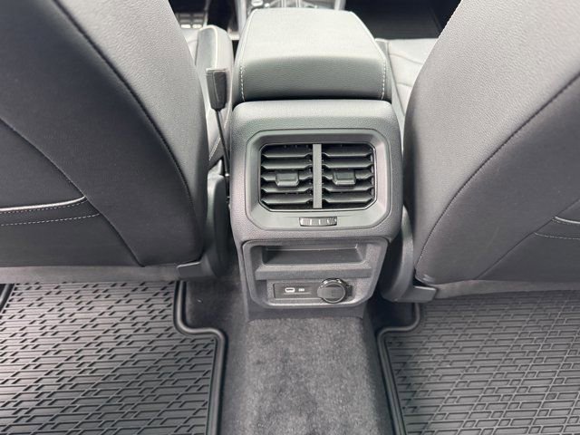 Certified 2023 Volkswagen Tiguan SEL R-Line image 16