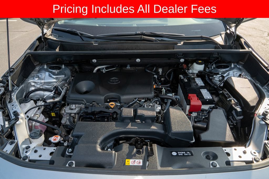 Used 2025 Toyota RAV4 XLE FWD image 18