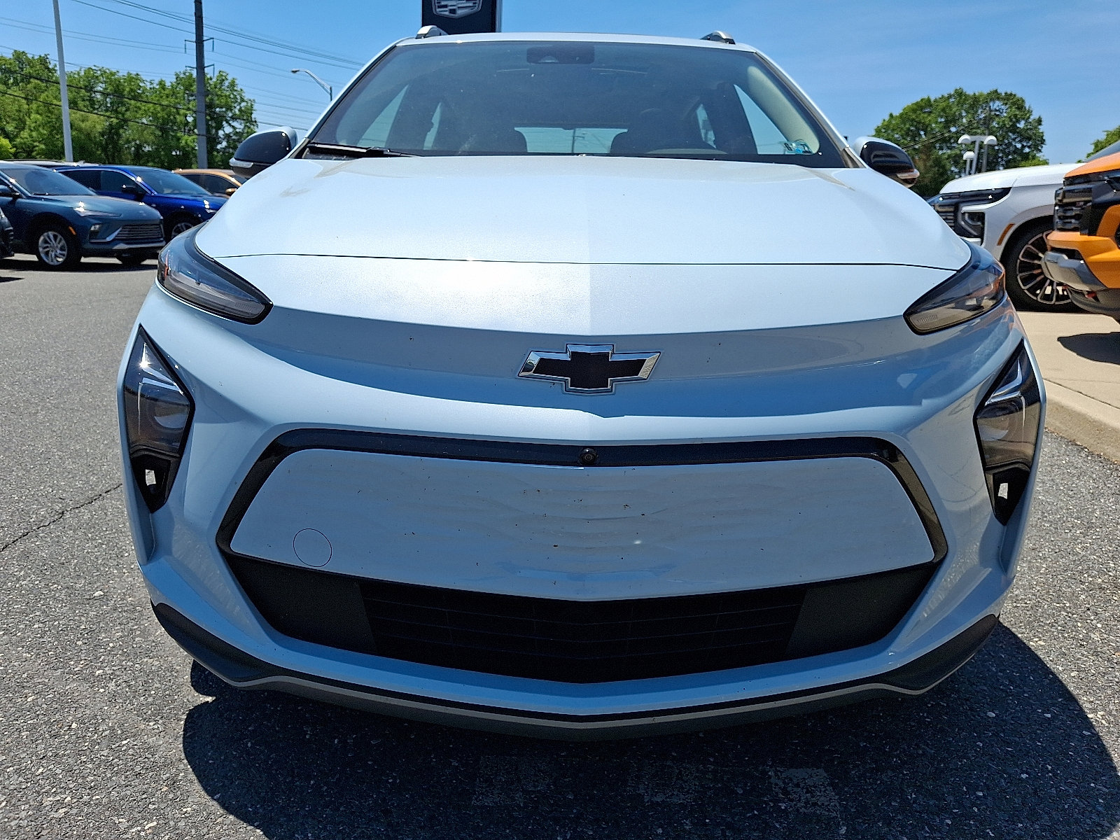 Certified 2023 Chevrolet Bolt EUV Premier w/ Sun & Sound Package FWD image 2