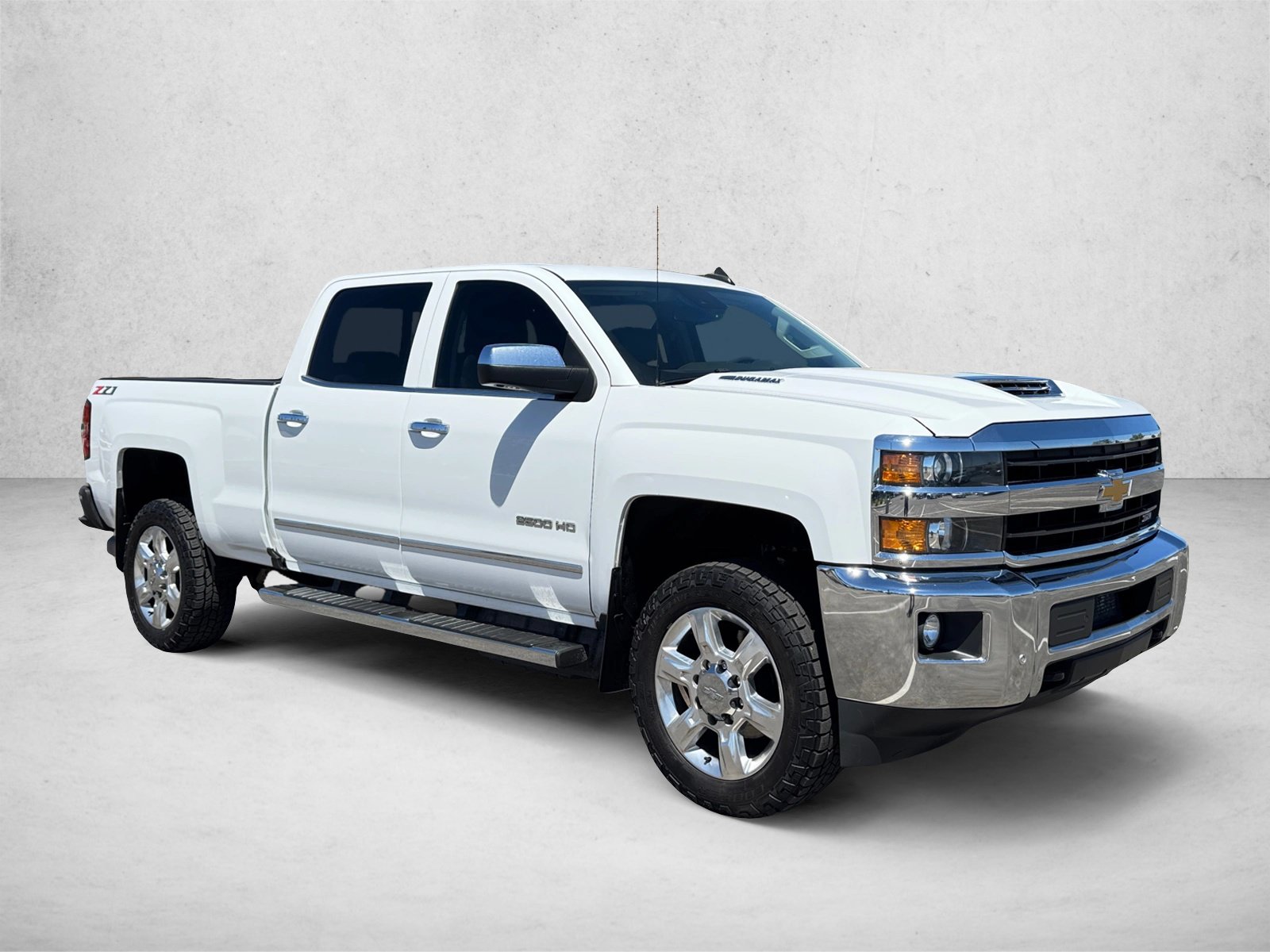 Used 2018 Chevrolet Silverado 2500 LTZ w/ Duramax Plus Package AWD/4WD video 3