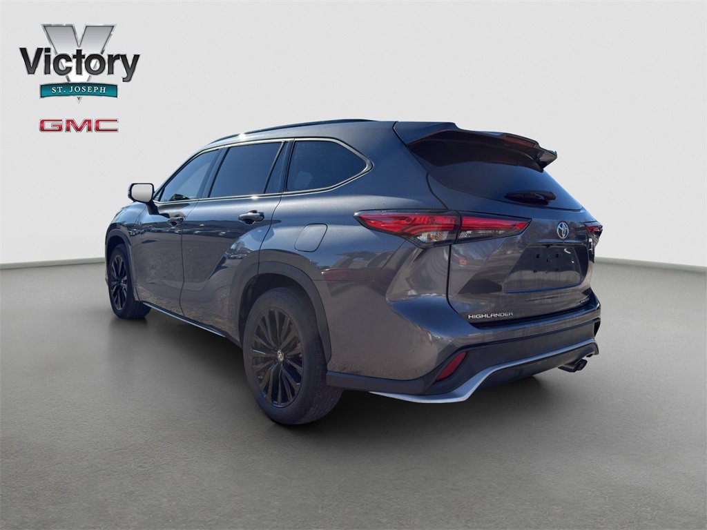 Used 2023 Toyota Highlander L image 9