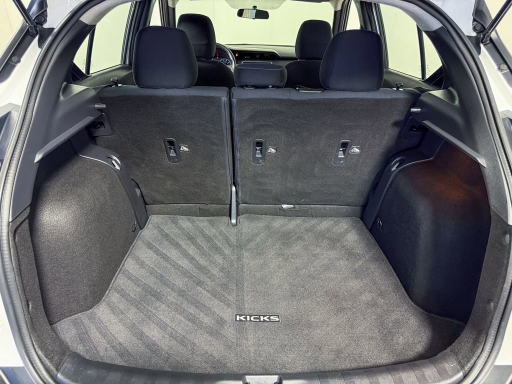 Used 2018 Nissan Kicks SR image 30