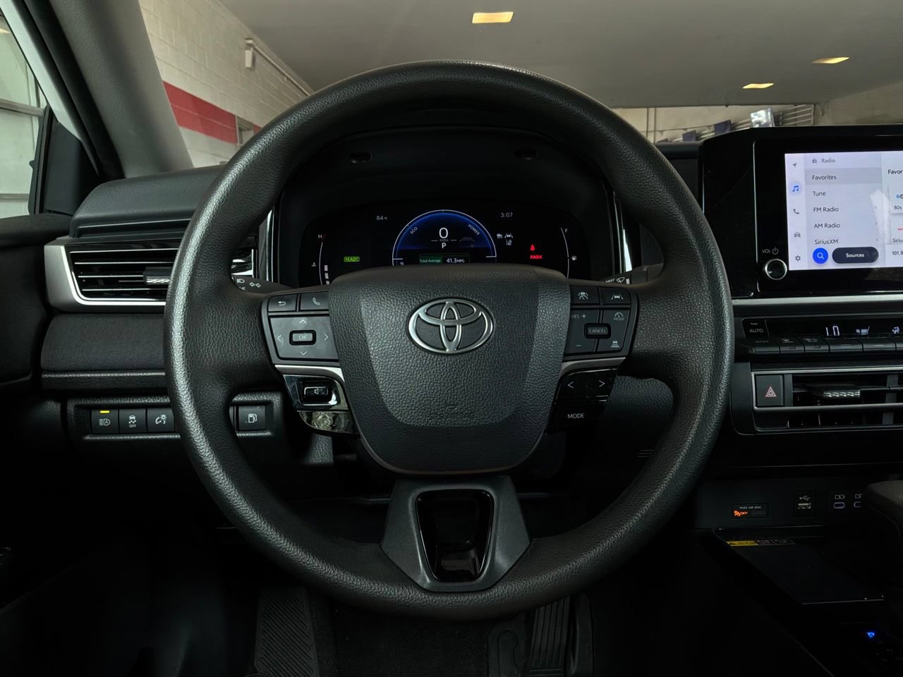 Used 2025 Toyota Camry LE FWD image 34