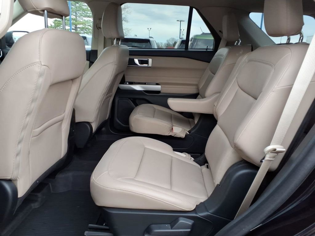 Used 2023 Ford Explorer XLT w/ Equipment Group 202A image 12