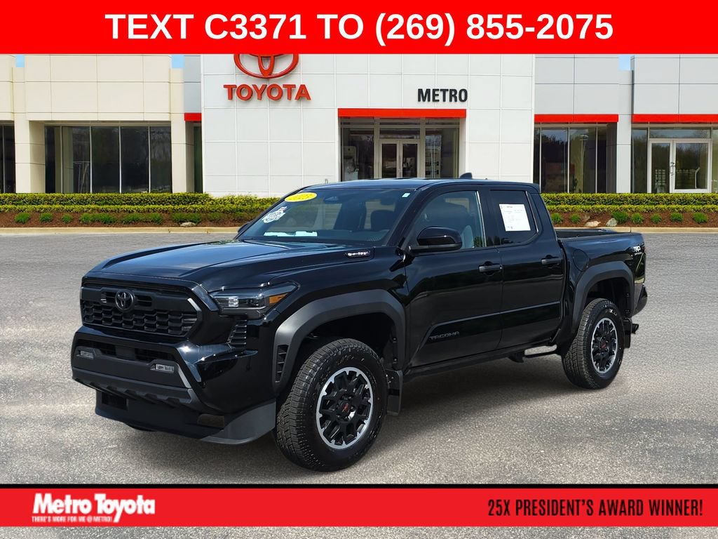 Used 2025 Toyota Tacoma TRD Off-Road AWD/4WD image 1
