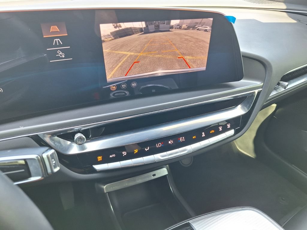 Certified 2024 Cadillac Lyriq Tech AWD/4WD image 21