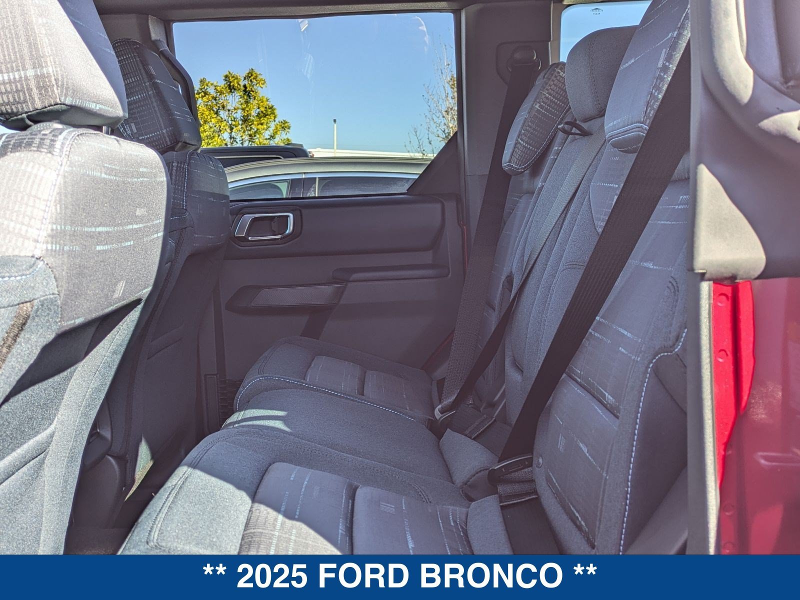 Used 2025 Ford Bronco Heritage Edition AWD/4WD image 43