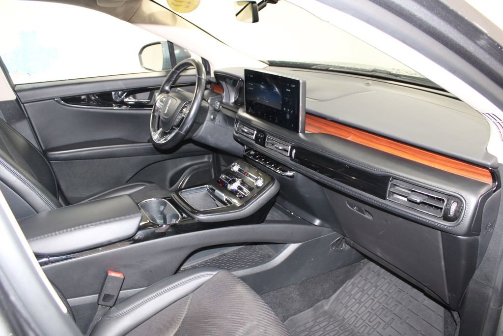 Used 2022 Lincoln Nautilus Reserve image 31