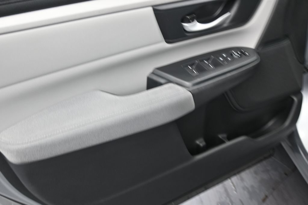 Used 2018 Honda CR-V LX image 9