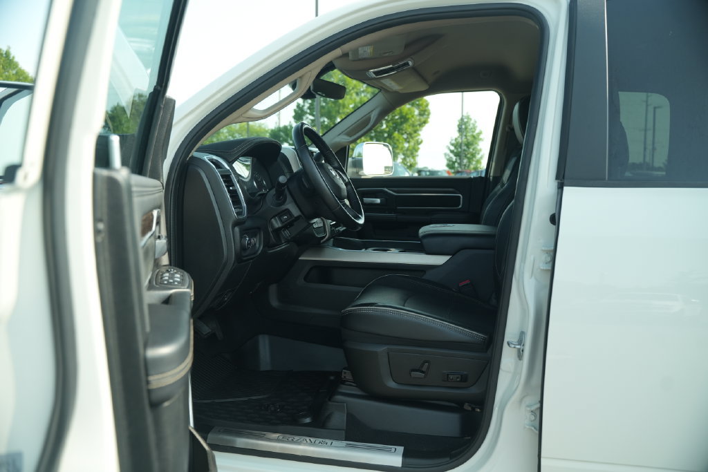 Used 2021 RAM 3500 Laramie w/ Cold Weather Group AWD/4WD image 13