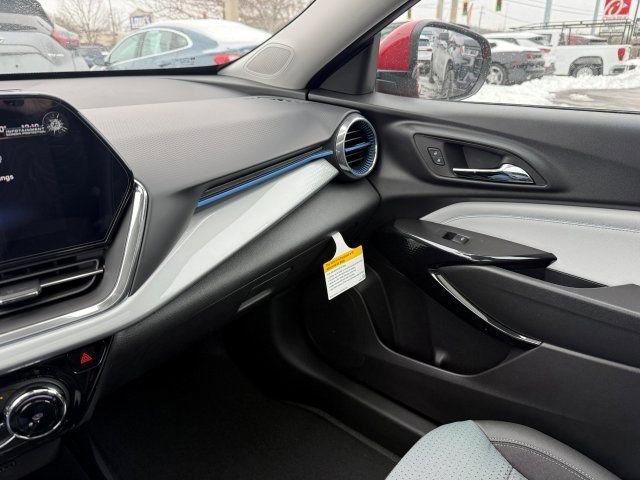 New 2026 Chevrolet Trax LT w/ Sunroof Package image 17