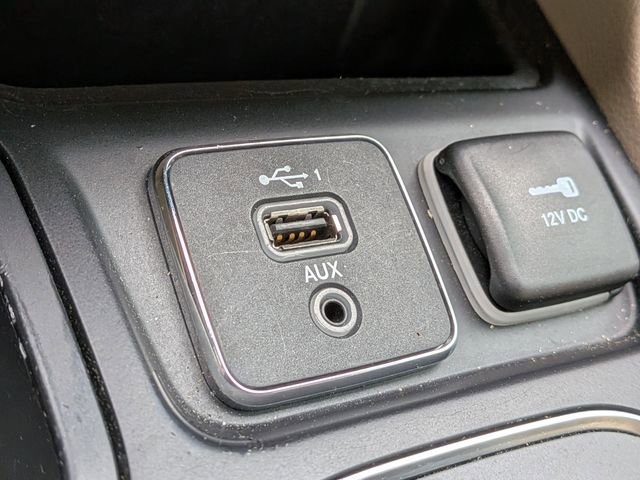 Used 2019 Jeep Cherokee Latitude w/ Popular Appearance Group image 21