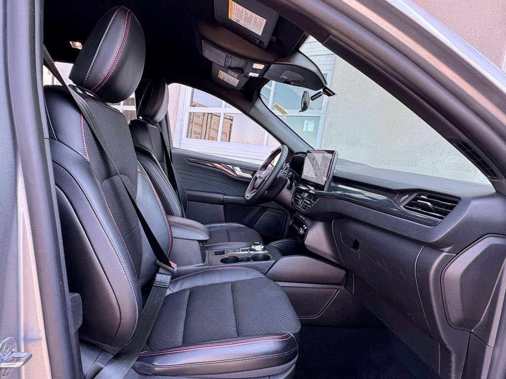 Used 2024 Ford Escape ST-Line w/ Tech Pack #1 FWD image 29