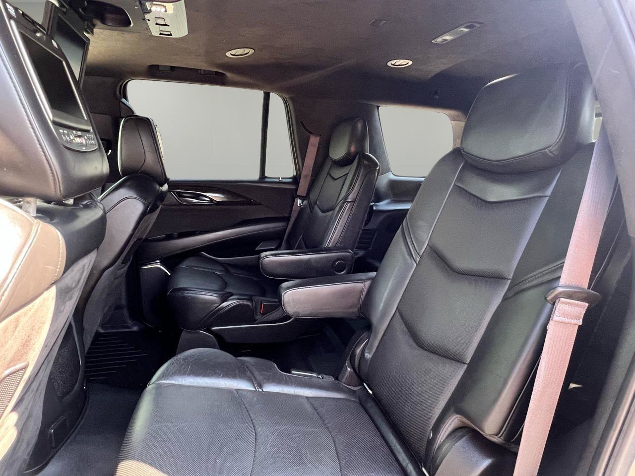 Used 2015 Cadillac Escalade Platinum AWD/4WD image 20