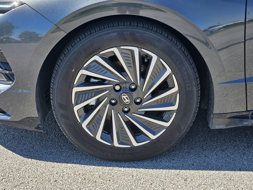 Certified 2025 Hyundai Sonata SEL FWD image 9