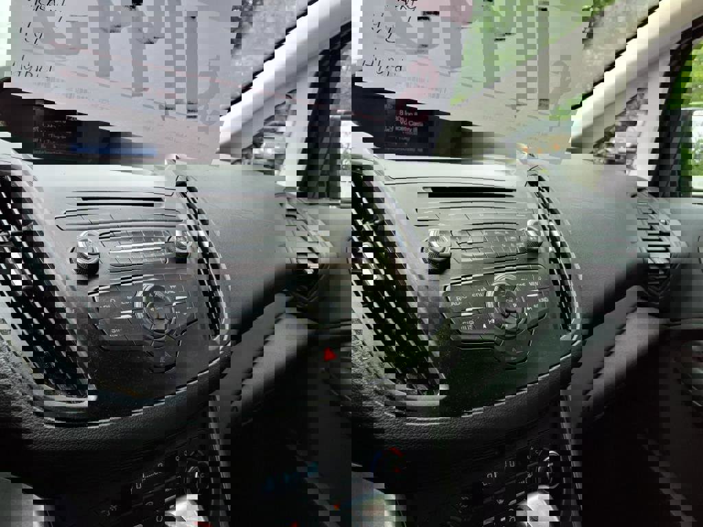 Used 2017 Ford C-MAX Energi SE image 31