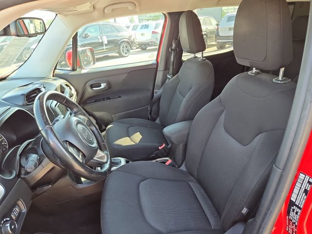 Used 2017 Jeep Renegade Latitude w/ Popular Equipment Group FWD image 24