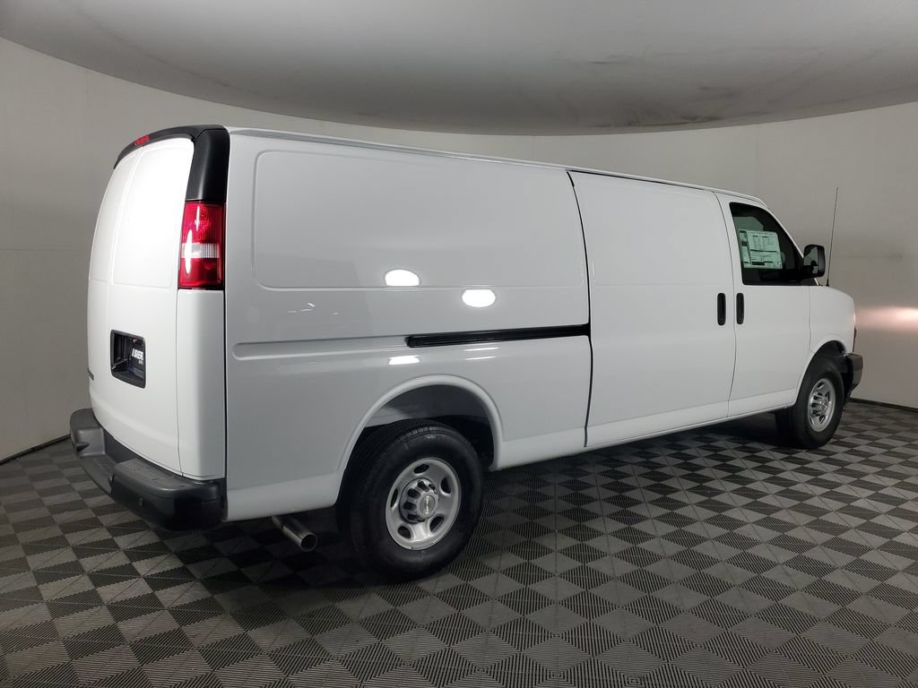 New 2026 Chevrolet Express 2500 Extended w/ Communications Package RWD image 4