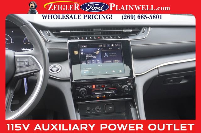 Used 2023 Jeep Grand Cherokee L Laredo image 17