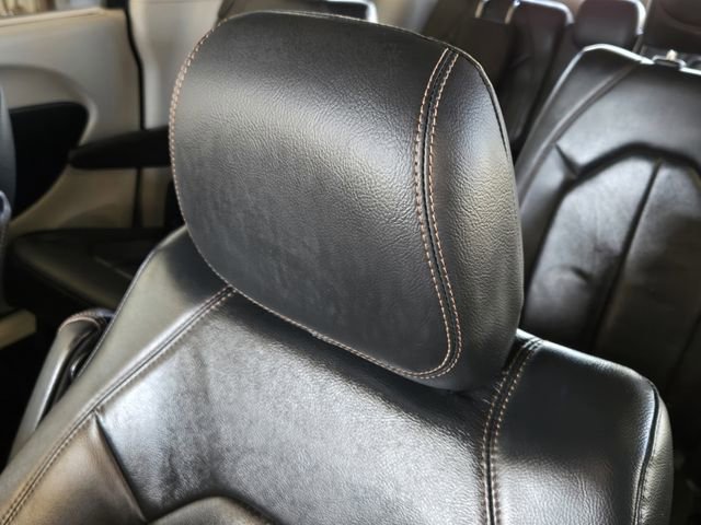 Used 2020 Chrysler Pacifica Touring-L image 26