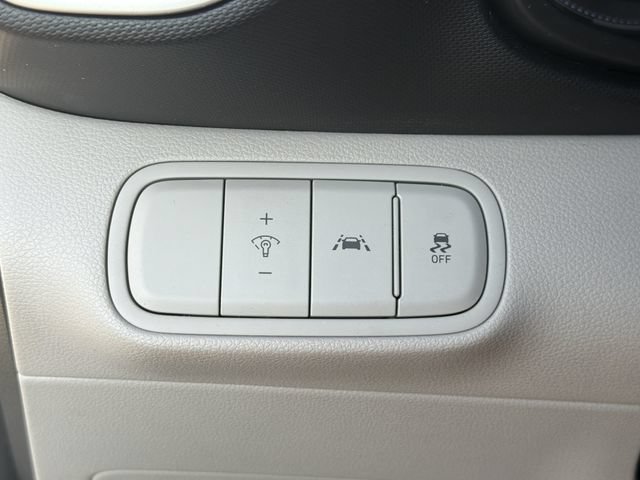 Used 2021 Hyundai Venue SEL FWD image 34