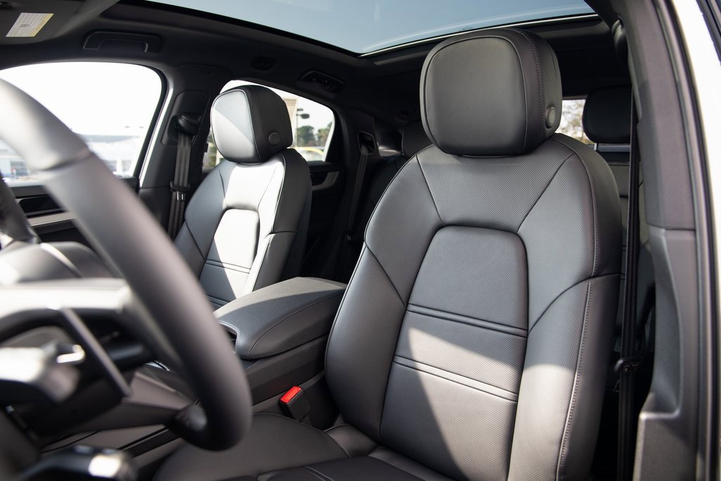 New 2026 Porsche Cayenne image 5