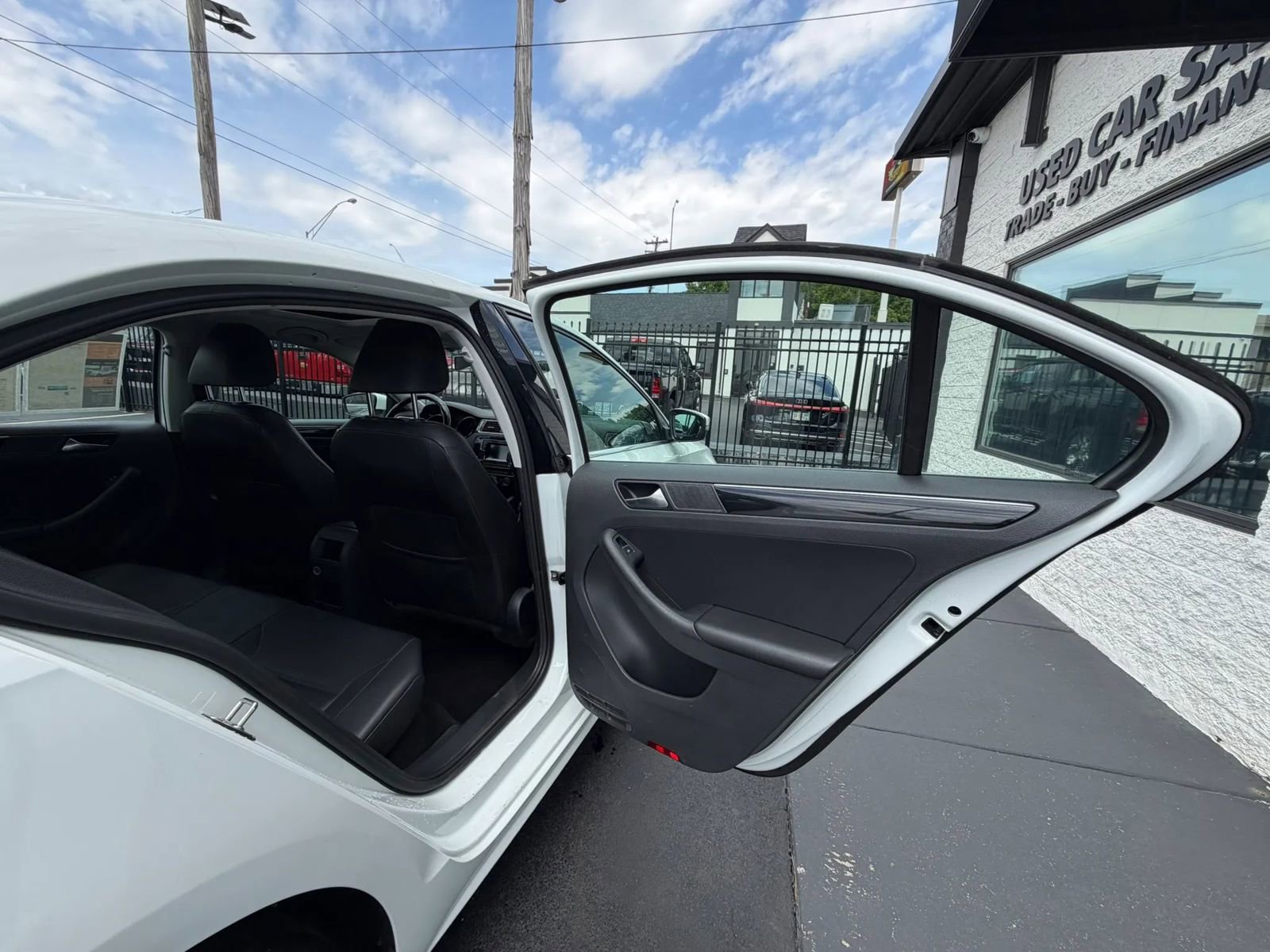 Used 2017 Volkswagen Jetta SEL FWD image 27