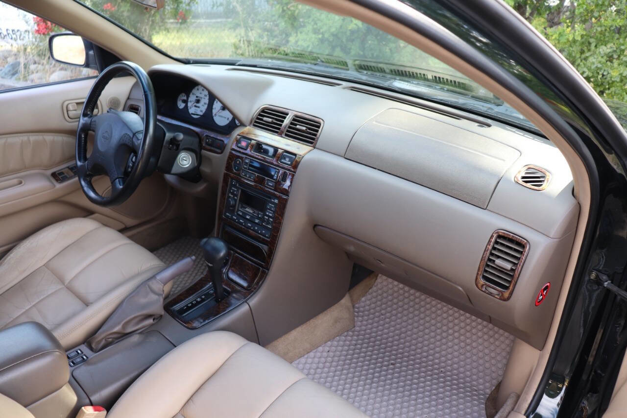 Used 1997 Nissan Maxima GXE FWD image 16