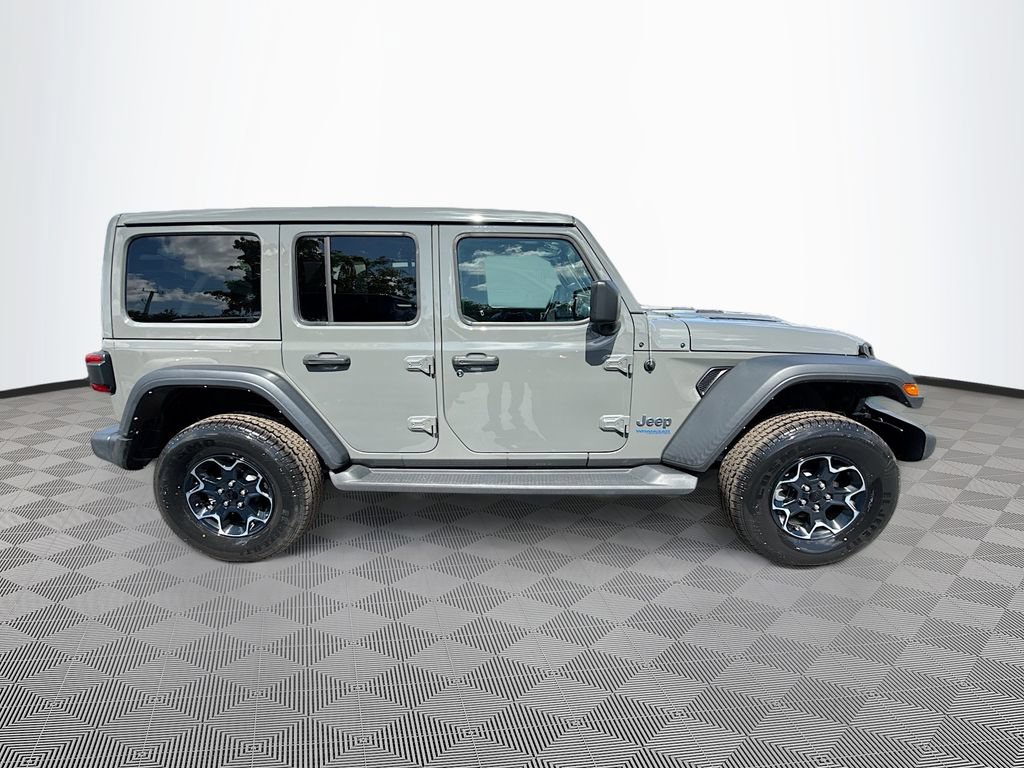 Used 2022 Jeep Wrangler Unlimited Rubicon 4xe w/ Safety Group AWD/4WD image 5