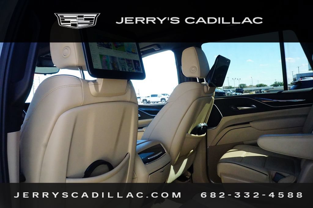 Used 2024 Cadillac Escalade Premium Luxury w/ Performance Package AWD/4WD image 24