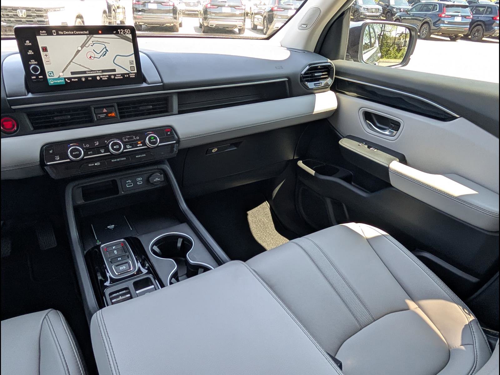 Certified 2025 Honda Pilot Touring image 9