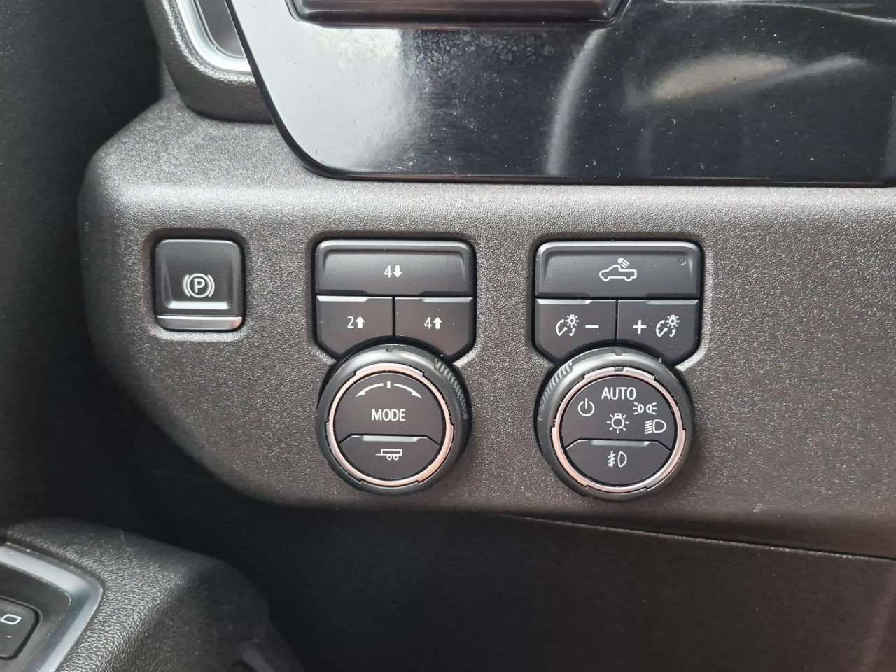 Certified 2025 Chevrolet Silverado 2500 LT w/ Convenience Package AWD/4WD image 17
