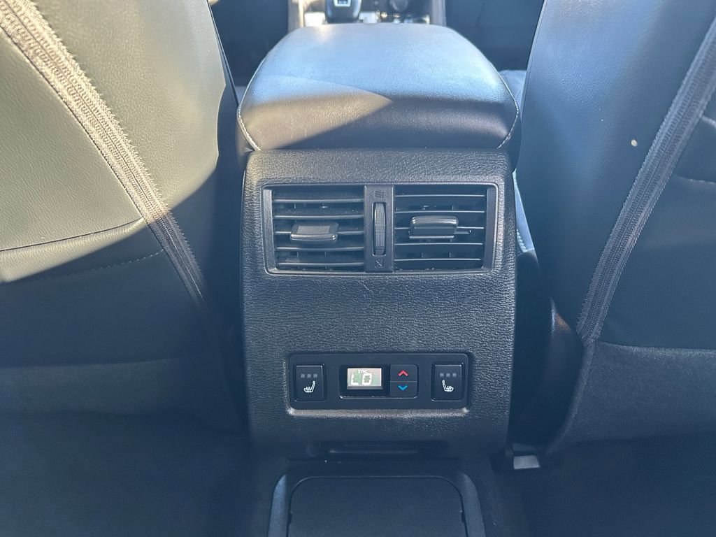 Used 2024 Mitsubishi Outlander SEL image 25