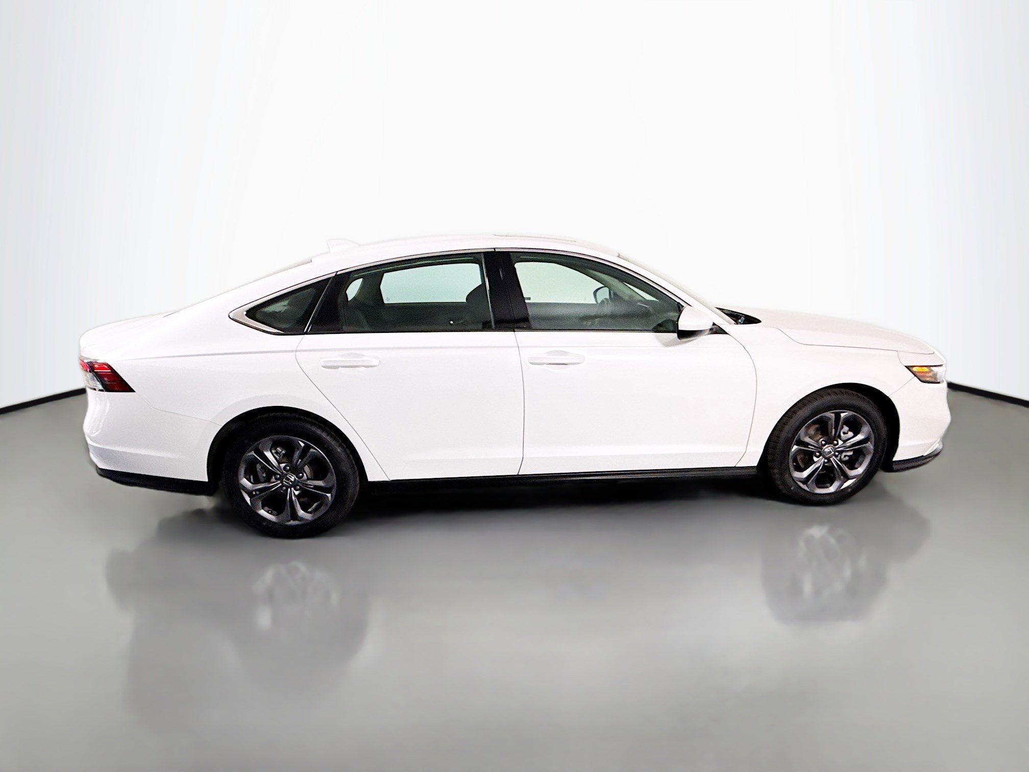 Used 2023 Honda Accord EX image 11