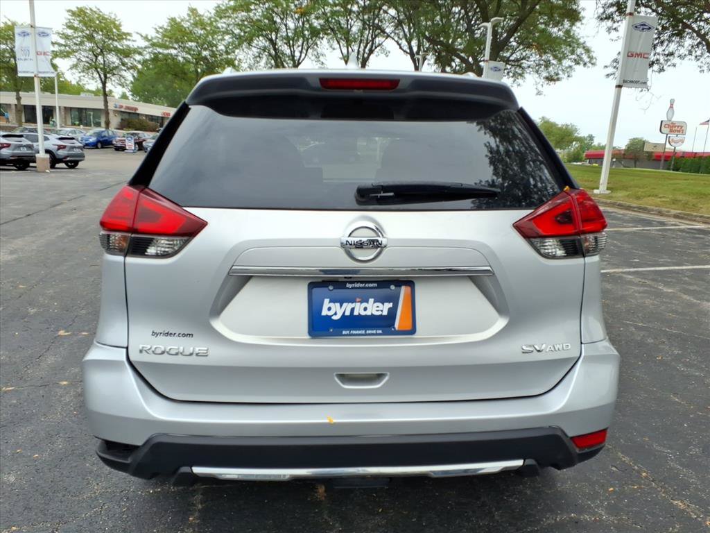 Used 2017 Nissan Rogue SV AWD/4WD image 6