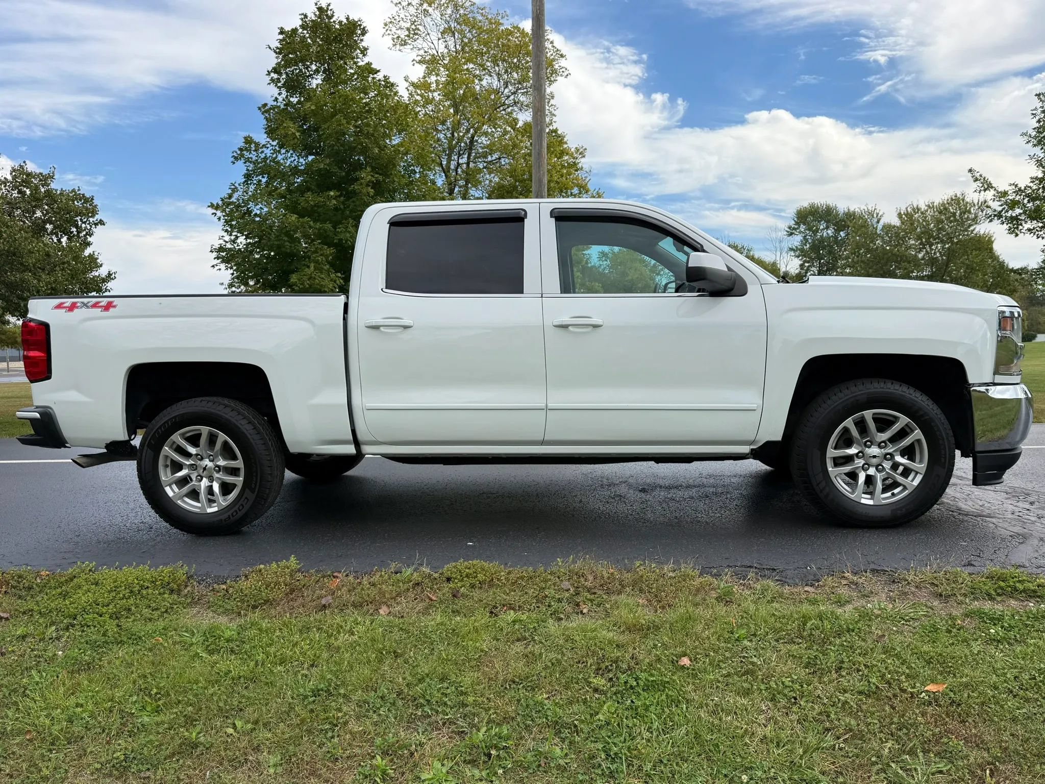 Used 2018 Chevrolet Silverado 1500 LT AWD/4WD image 7