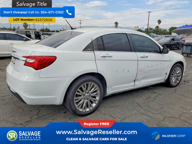 Used 2011 Chrysler 200 Limited FWD image 4