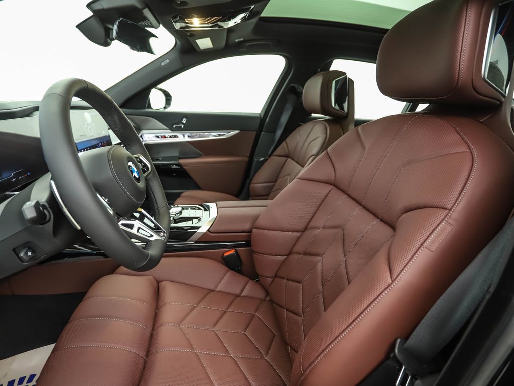 New 2026 BMW 740i xDrive w/ Premium Package image 11