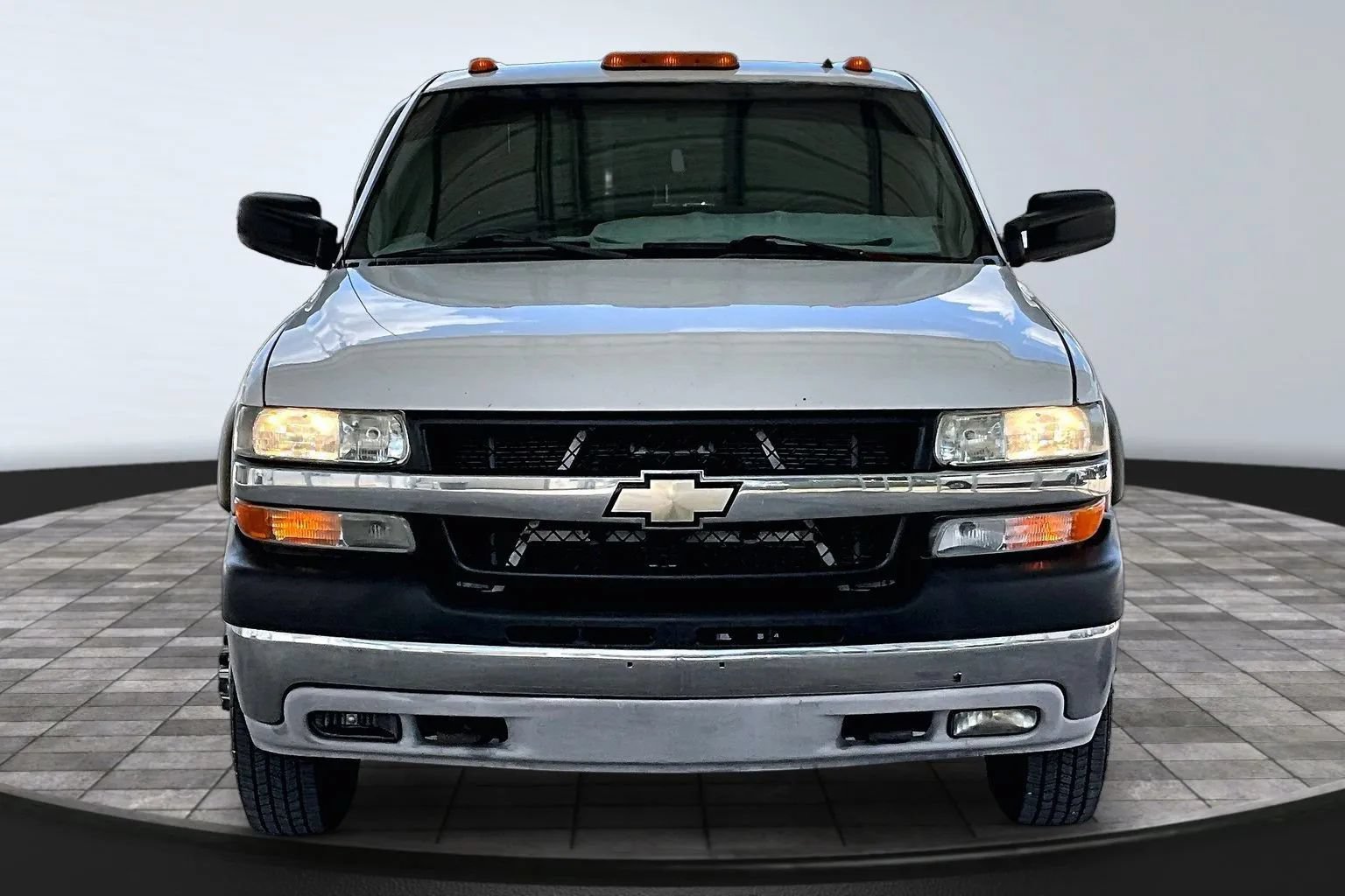 Used 2002 Chevrolet Silverado 3500 LT RWD image 2