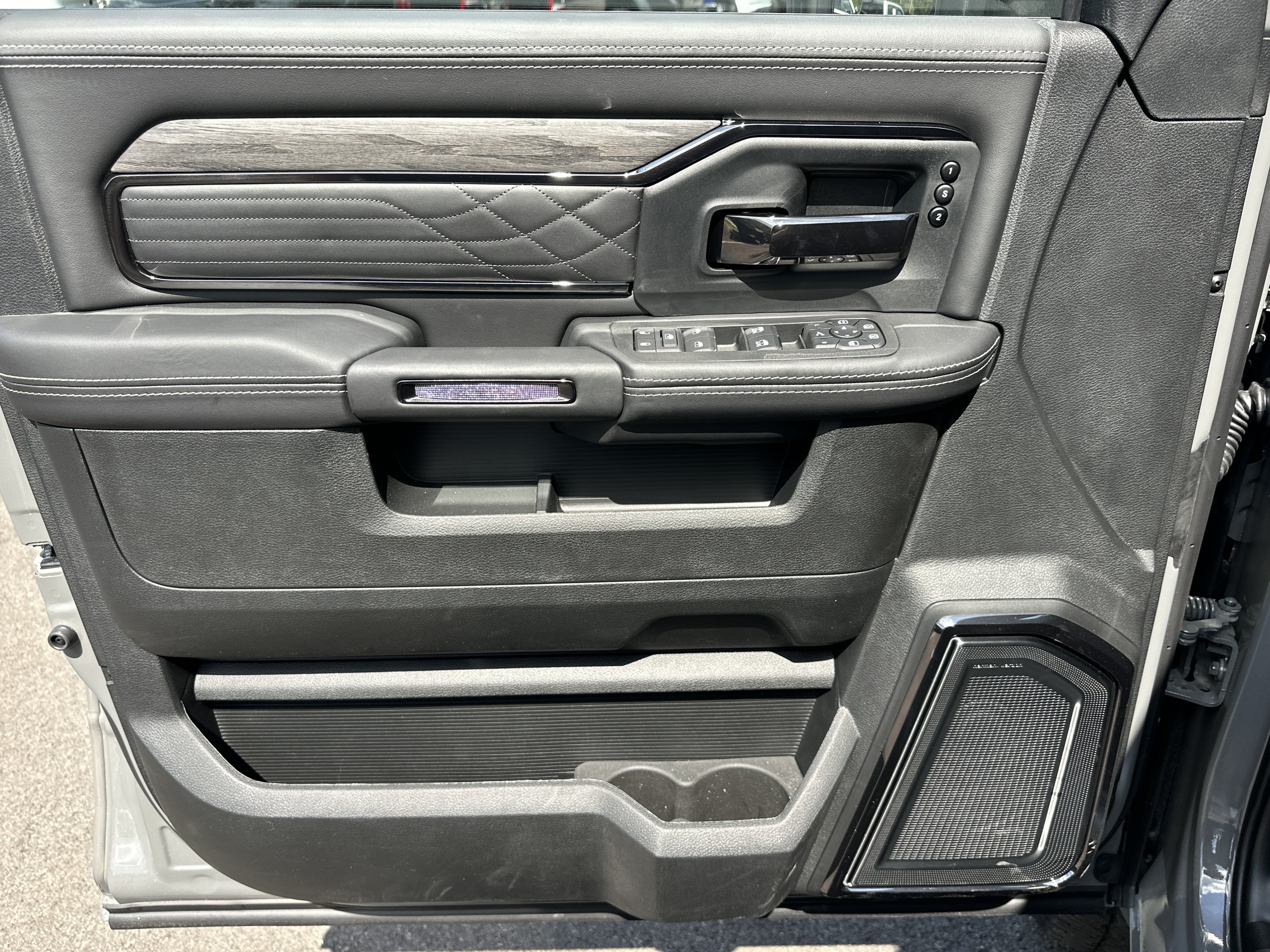 New 2027 RAM 2500 Limited AWD/4WD image 30