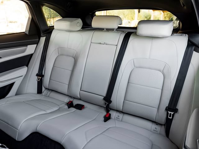 Certified 2025 Jaguar F-PACE R-Dynamic S AWD/4WD image 28