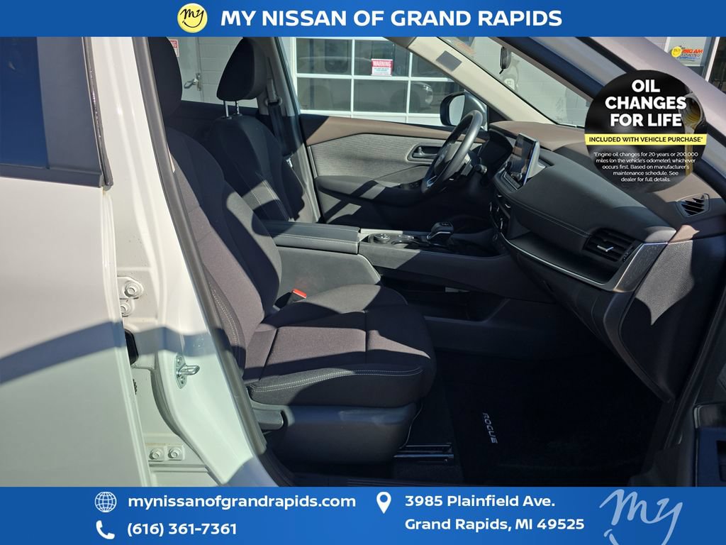 Used 2023 Nissan Rogue S AWD/4WD image 24