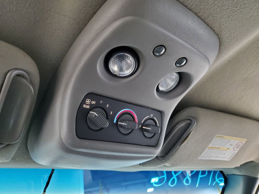 Used 2001 Chevrolet Suburban LS w/ LS Preferred Equipment Group image 34