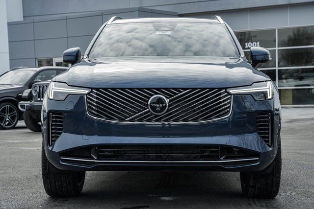 New 2026 Volvo XC90 B6 Plus w/ Protection Package Premier image 2