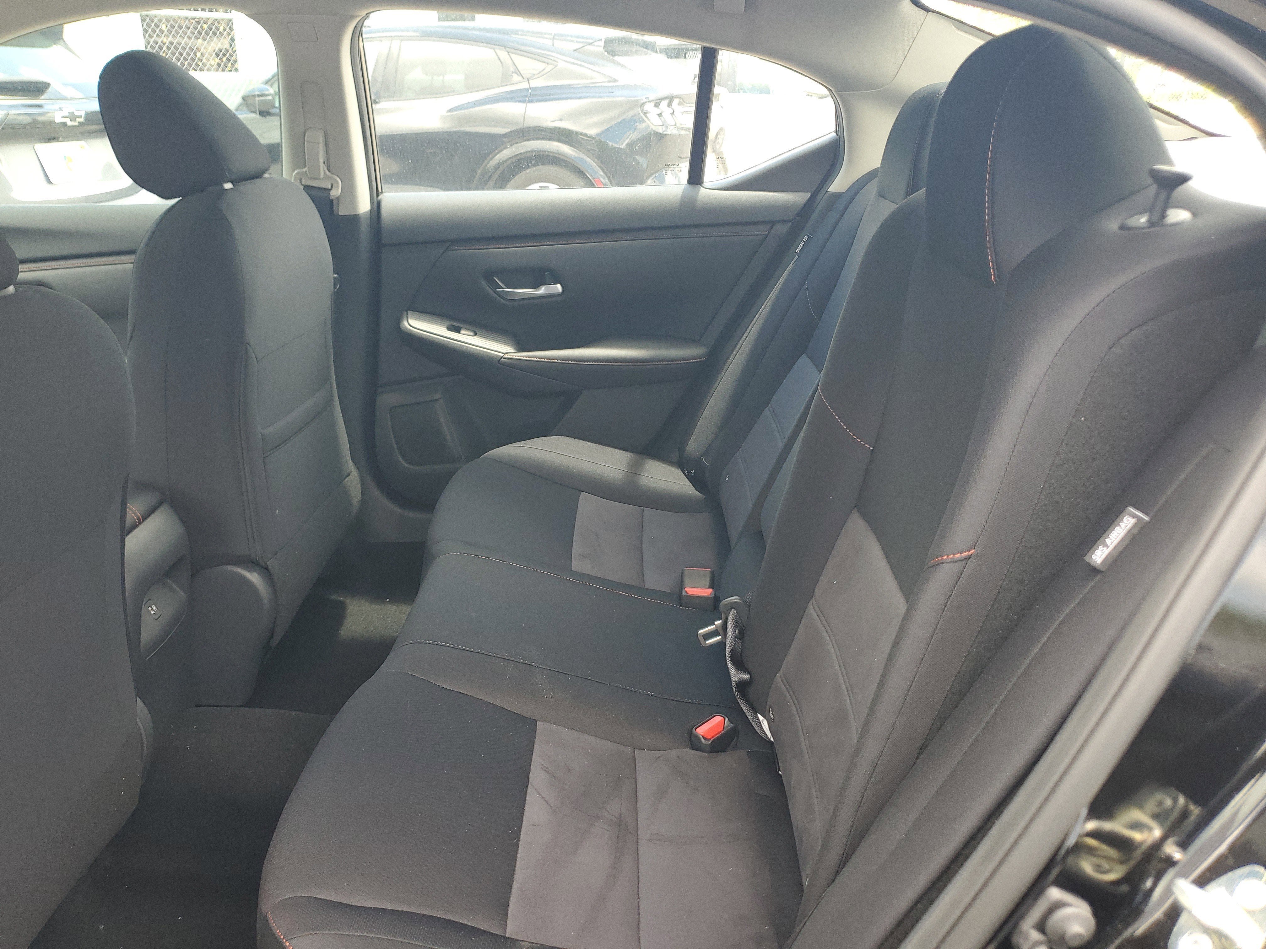 New 2025 Nissan Sentra SR w/ Midnight Edition FWD image 17