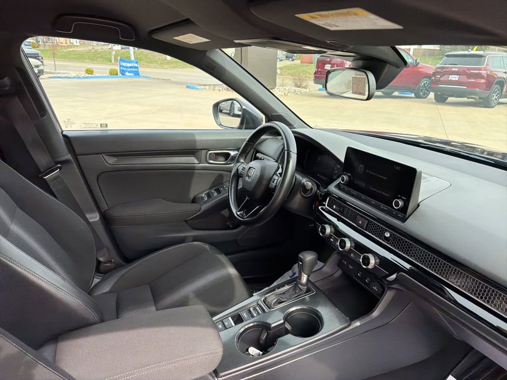Used 2025 Honda Civic Sport image 12