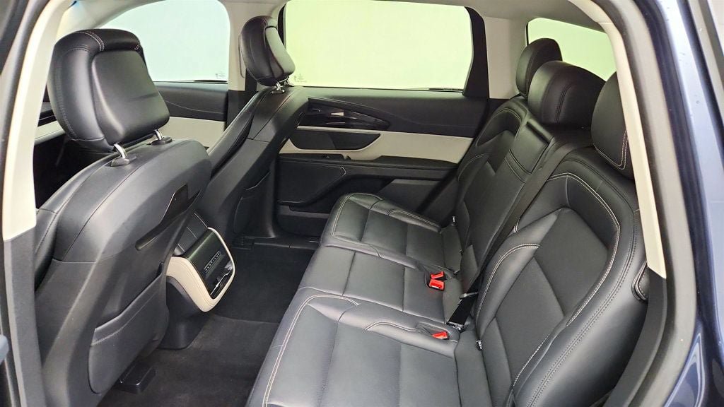 Used 2024 Lincoln Nautilus Premier AWD/4WD image 20