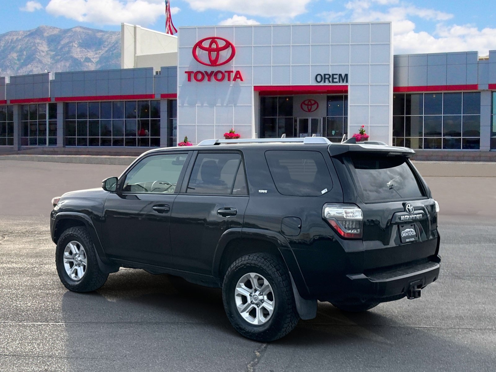 Used 2018 Toyota 4Runner SR5 AWD/4WD image 5