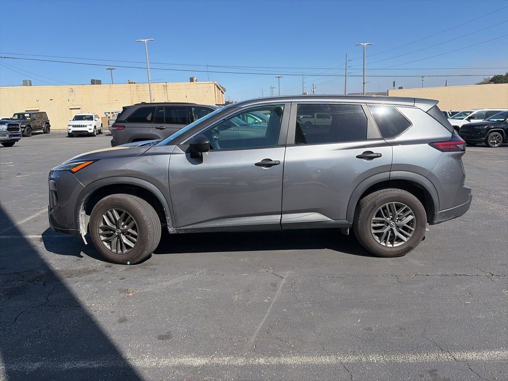 Used 2024 Nissan Rogue S image 4